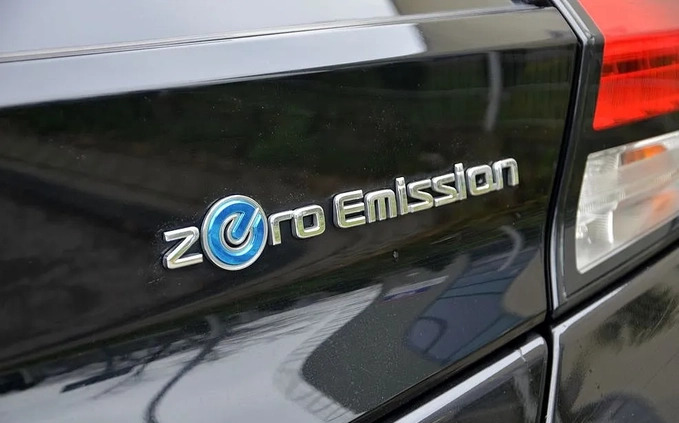 Nissan Leaf cena 64900 przebieg: 105236, rok produkcji 2018 z Radom małe 379